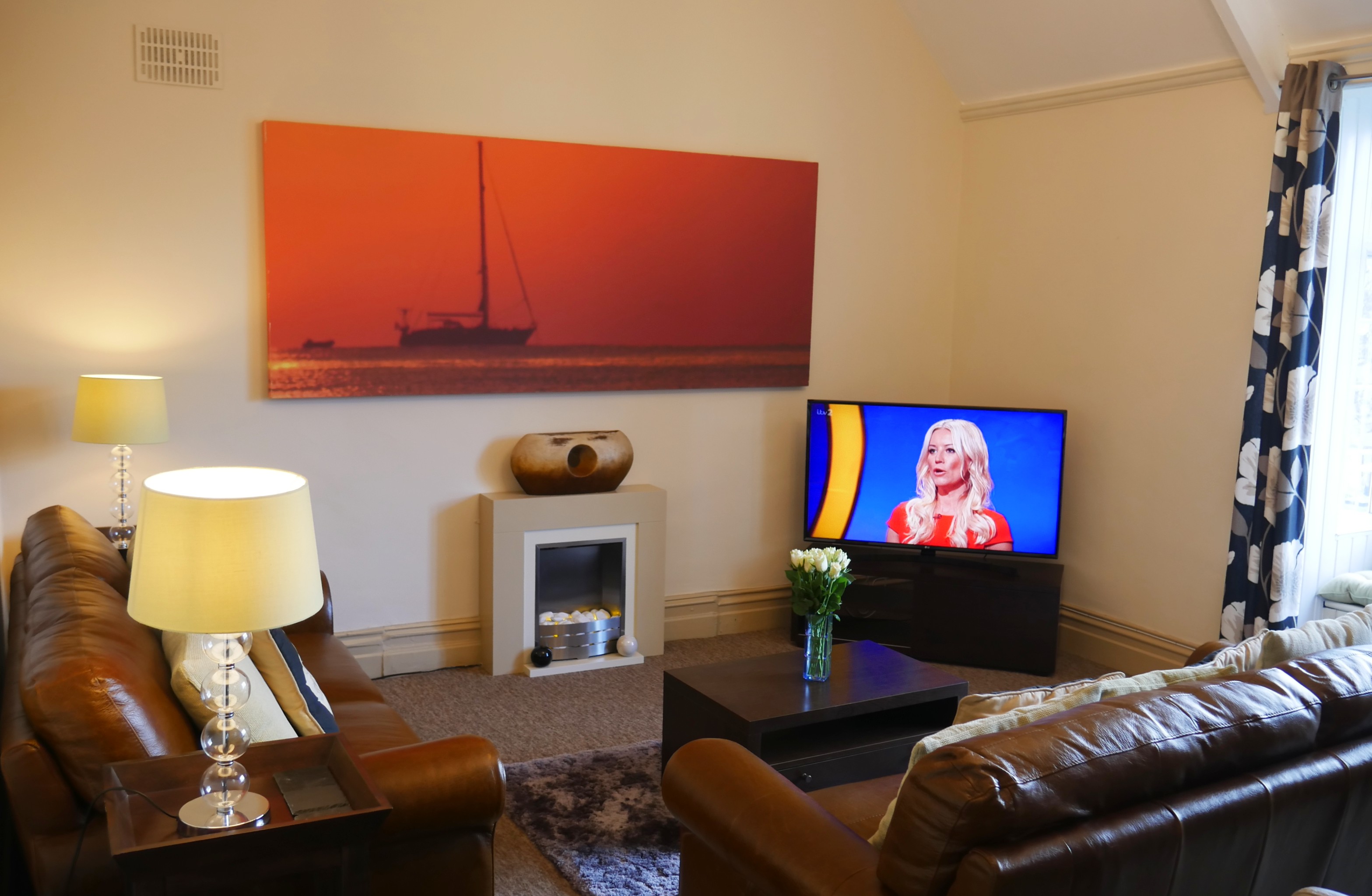 Two bedroom holiday apartment in the centre of Torquay Short Breaks